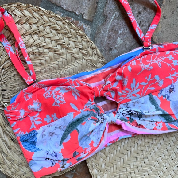 MAAJI 🌺 TROPICAL KNOT BIKINI TOP - Picture 1 of 6